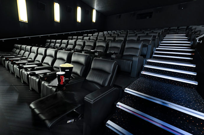 Cinemaxx, Recliner-Saal-016AWandsbek.jpg